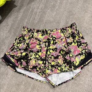 Floral Women's Shorts lululemon size 8 short